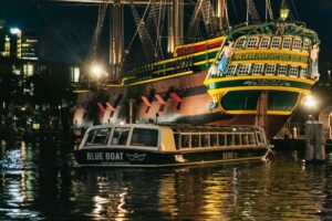 Read more about the article Amsterdam Night Boat Tour